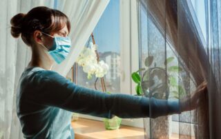 dekoracje-okienne-dla-alergikow-jakie-materialy-sa-najlepsze